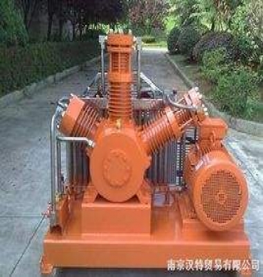 采用風(fēng)冷、移動(dòng)式，可在無(wú)水源情況下使用。